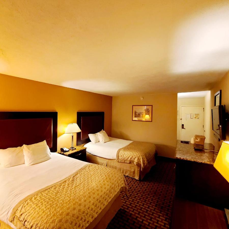 Town Inn Бордентаун Экстерьер фото