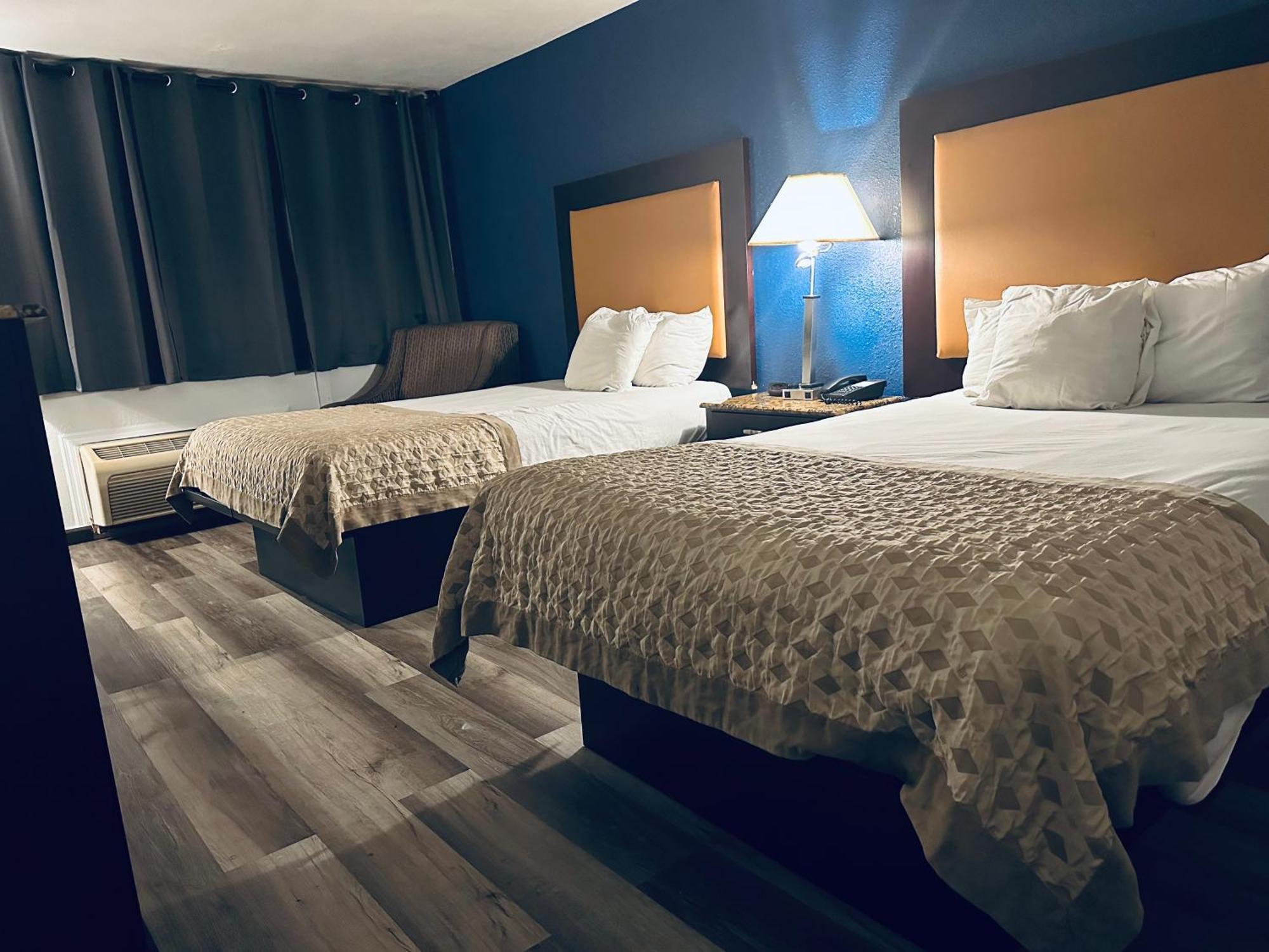 Town Inn Бордентаун Экстерьер фото